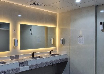 aldrees station bathrooms in saud alfaisal street by konooze